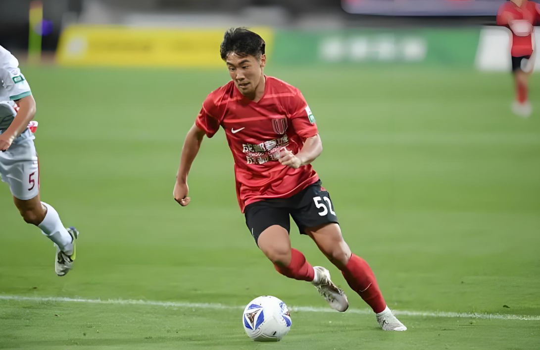 今晚斯图加特调整名单以备亚冠，强势反弹环节打磨，话题不断，年轻球员得到机会的简单介绍